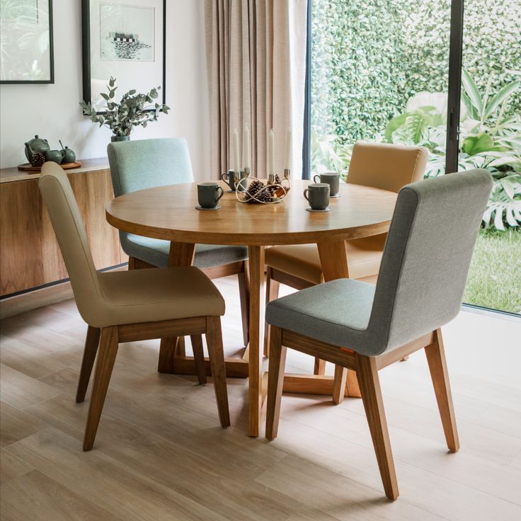 kích thước bàn ăn 4 người