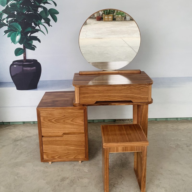 Bàn phấn trang điểm gỗ hương có giá bán là bao nhiêu?