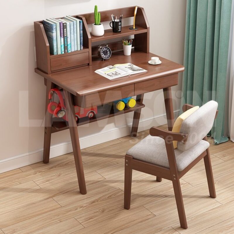 Bàn gỗ tự nhiên màu nâu đậm bền chắc, tuổi thọ sử dụng lâu dài