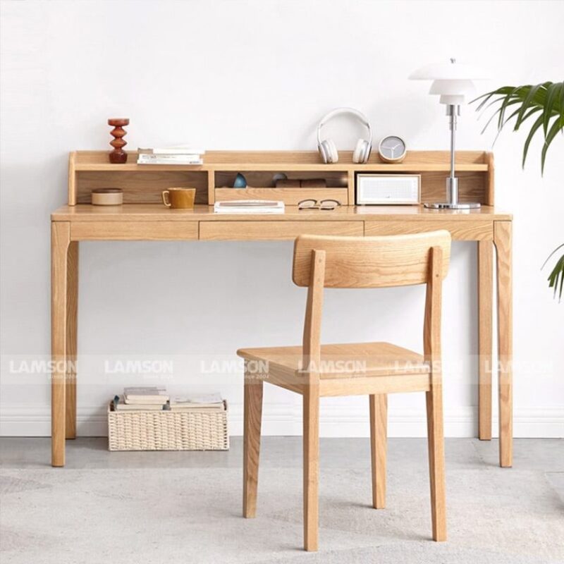 Màu gỗ nâu trầm giúp bàn học bền và luôn như mới
