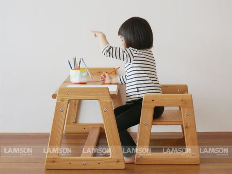 Bàn Trẻ Em Joyful #01 có kiểu dáng gọn gàng